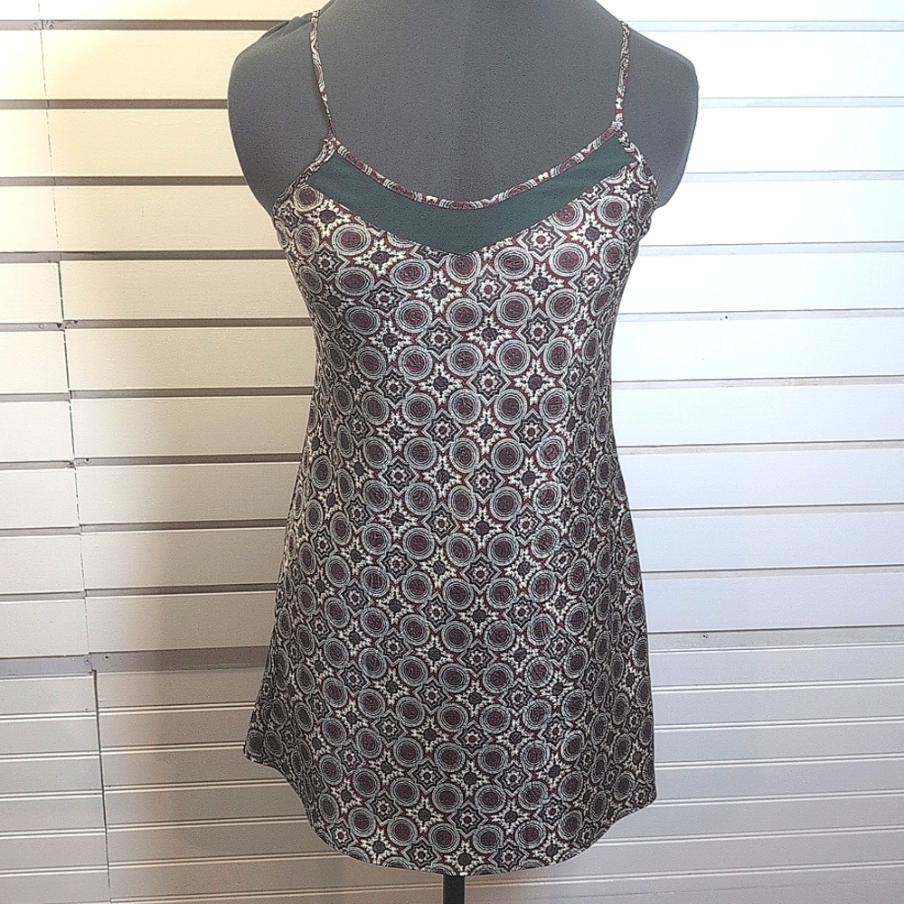 Val Mode Vintage Jacquard Lingerie Slip Size Small EUC